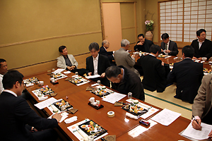 朝霞鋲螺会